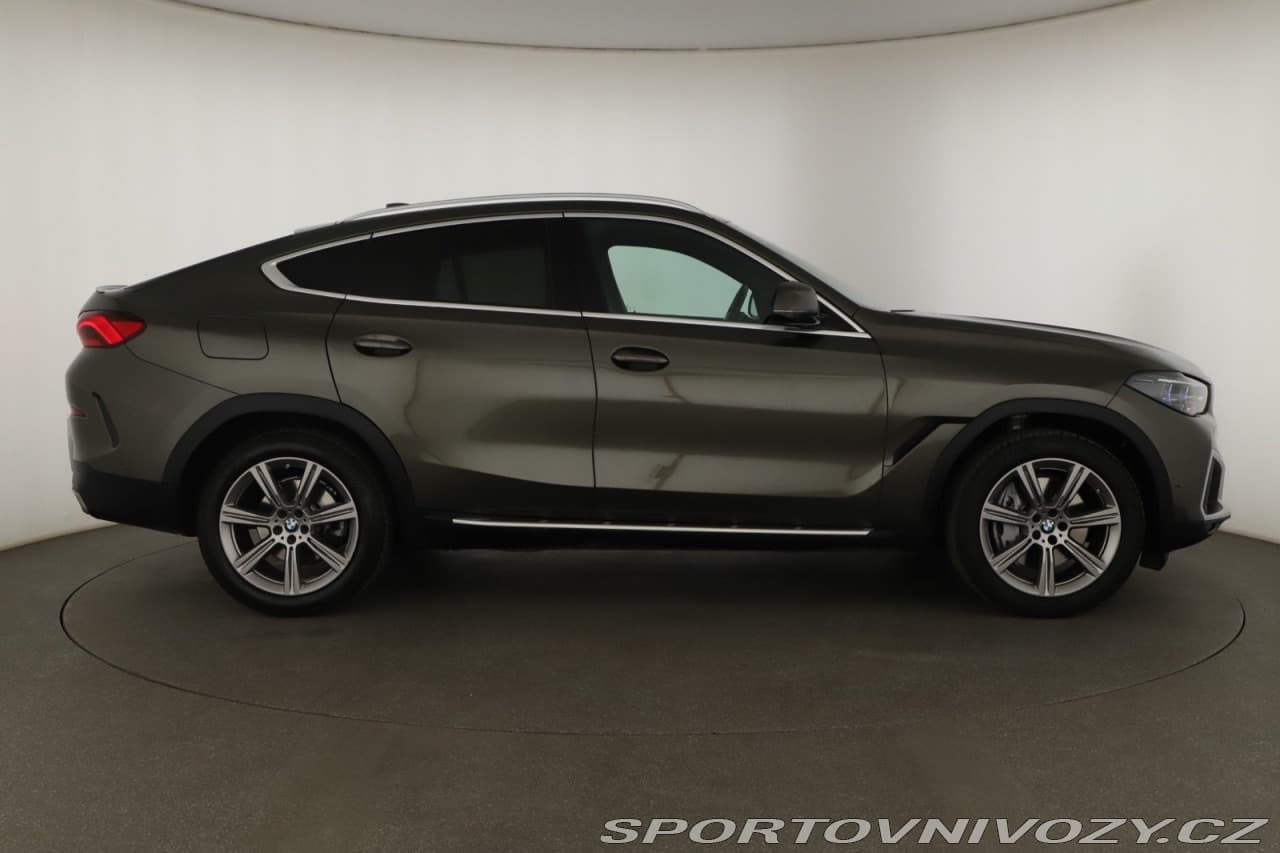 2022 BMW X6 - 6