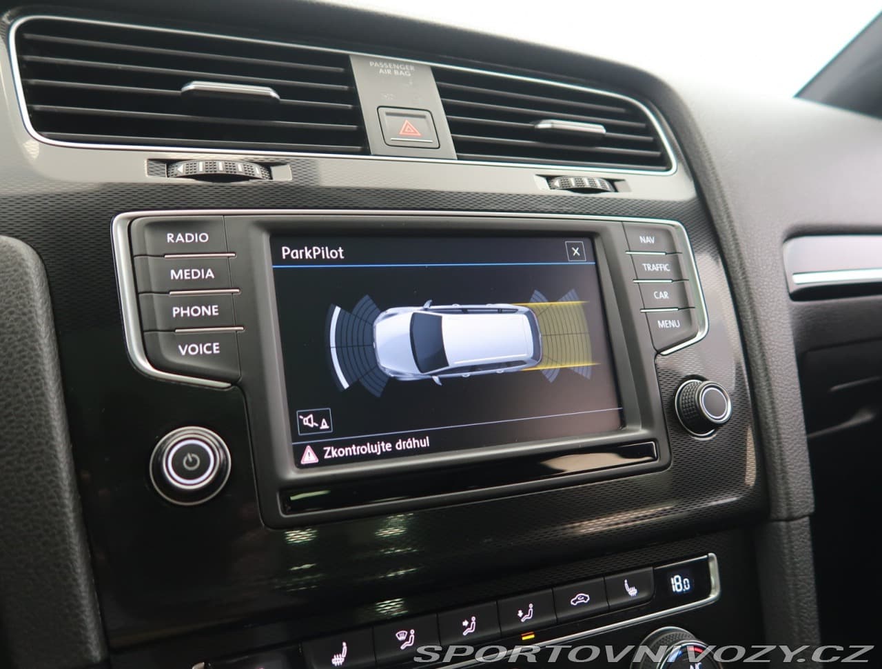 2016 Volkswagen GOLF - 19
