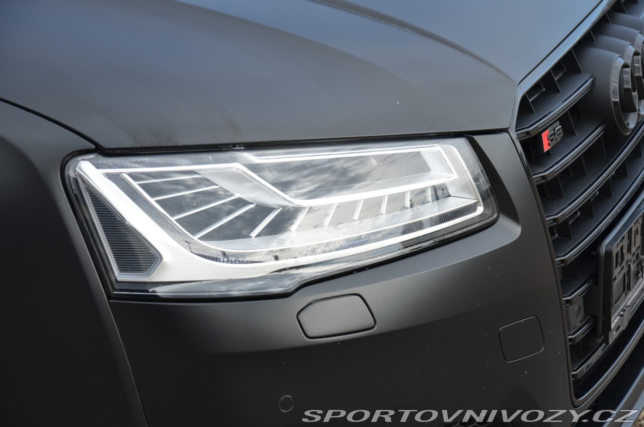 2016 Audi S8 - 10