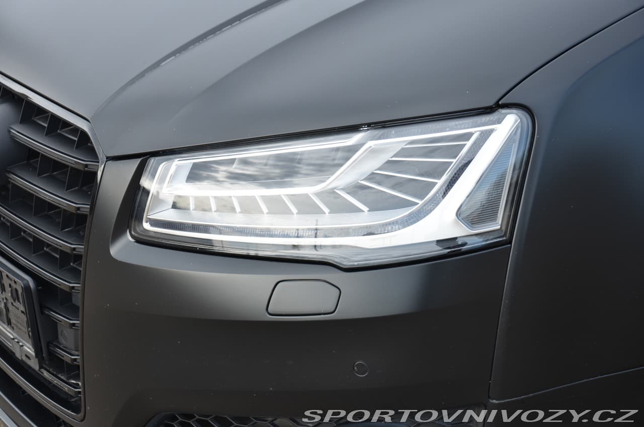 2016 Audi S8 - 9