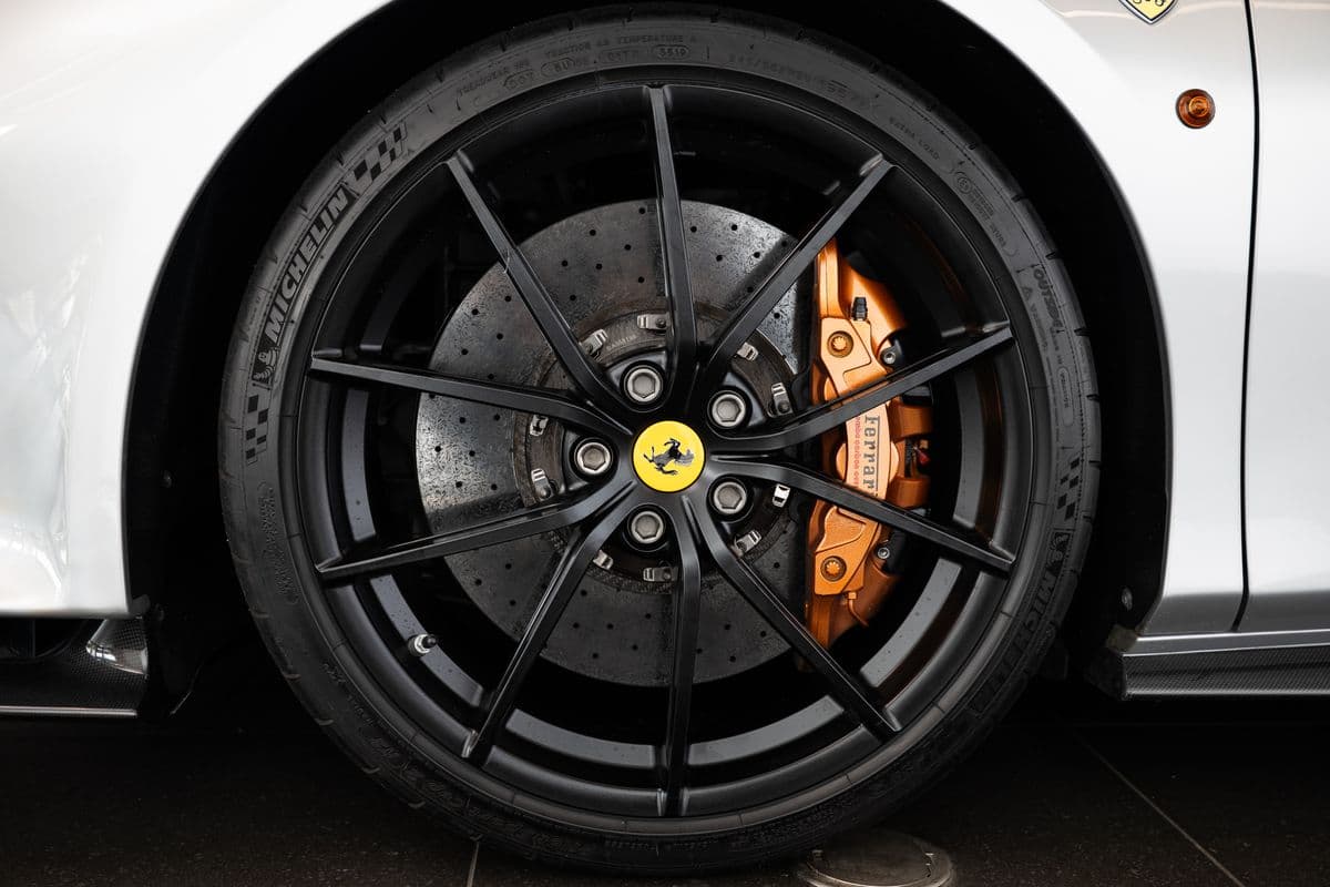 2019 Ferrari 488 - 16