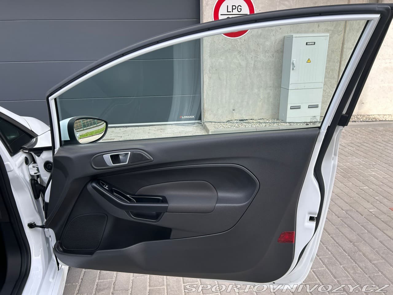2016 Ford FIESTA - 12