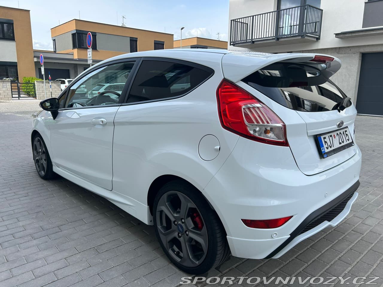 2016 Ford FIESTA - 3