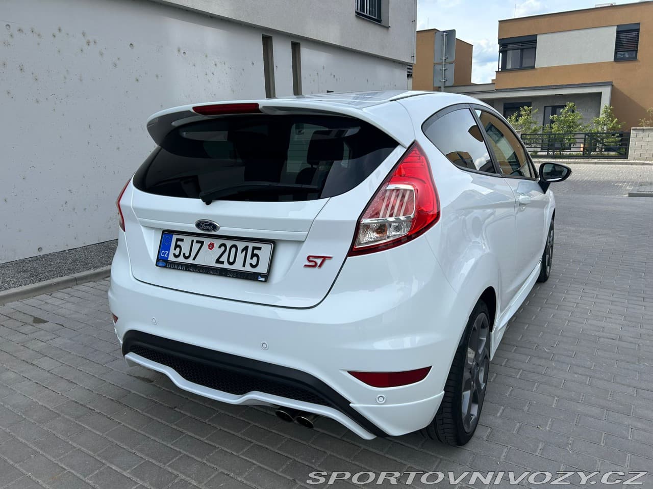 2016 Ford FIESTA - 4