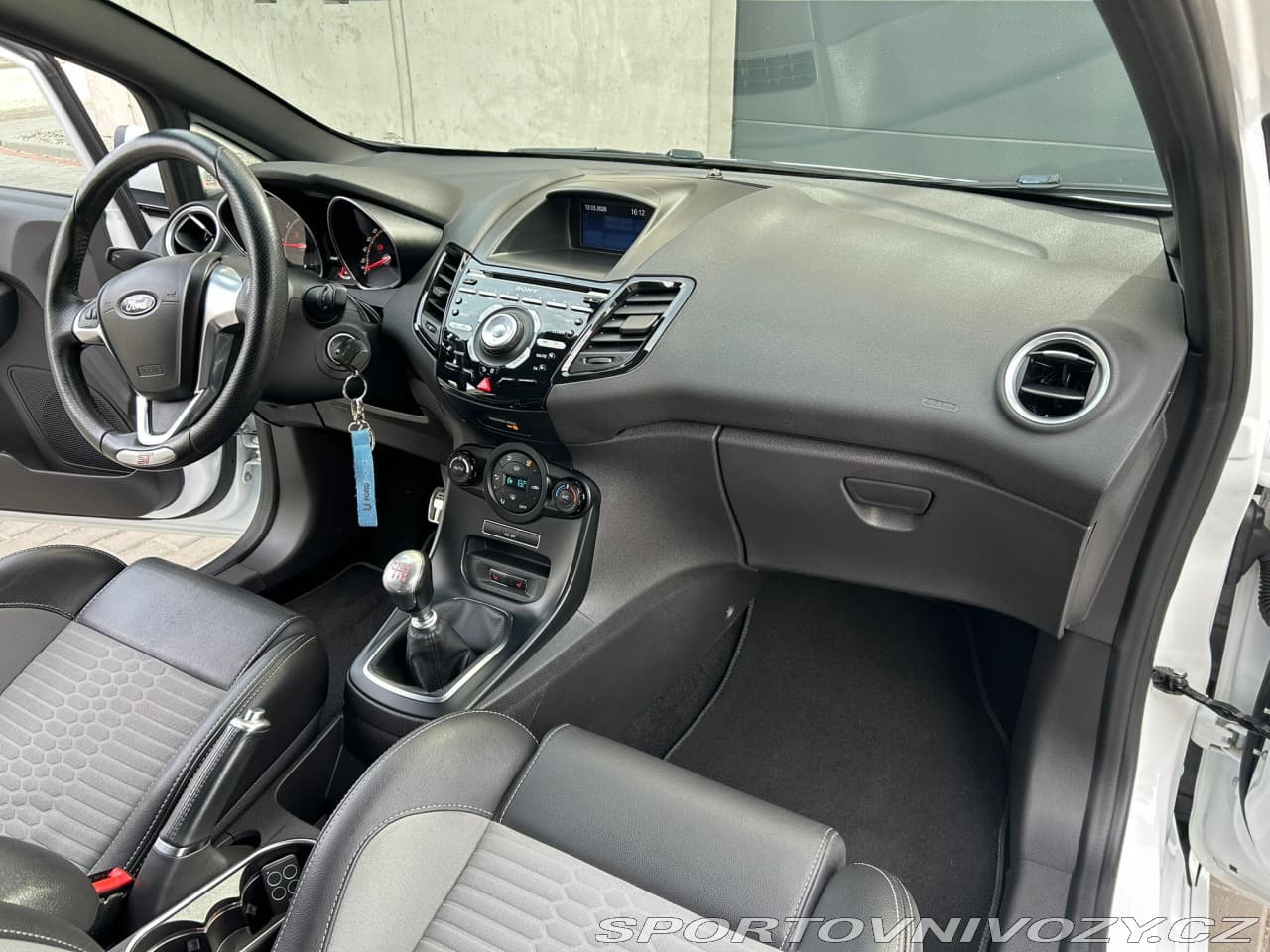 2016 Ford FIESTA - 8