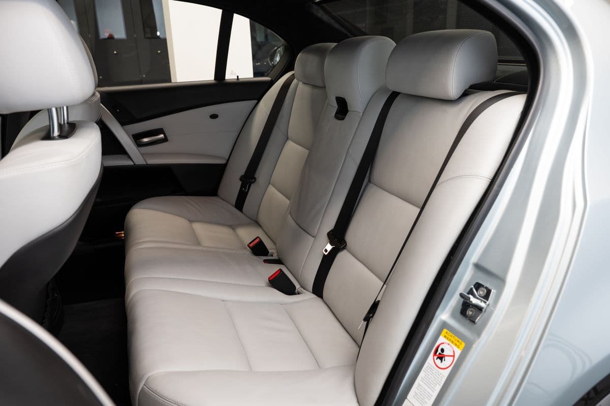 2005 BMW M5 - 12