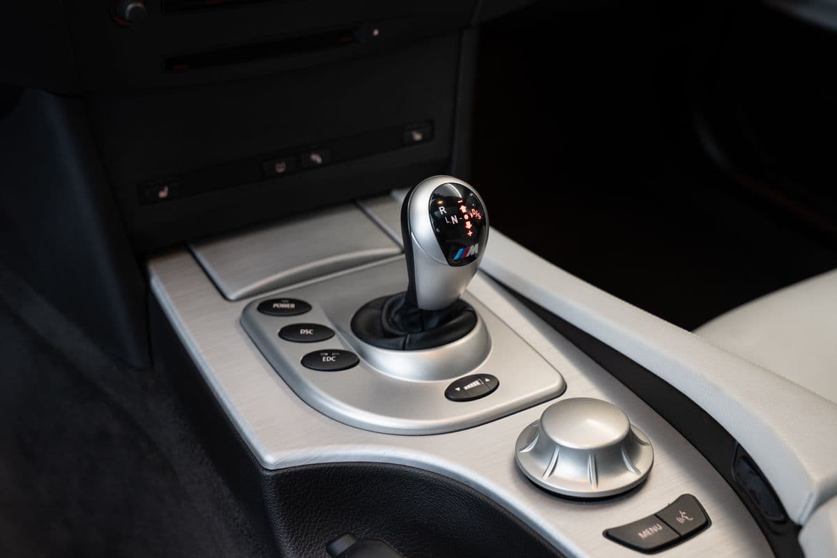 2005 BMW M5 - 19