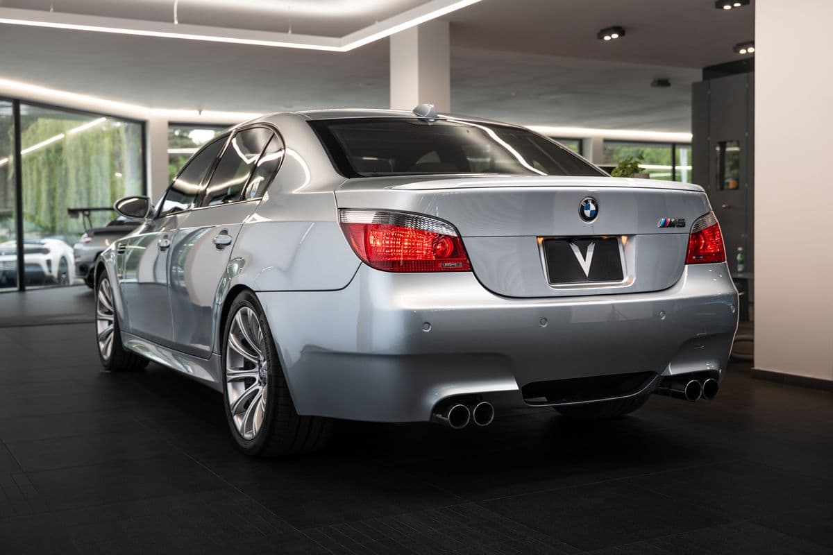 2005 BMW M5 - 4