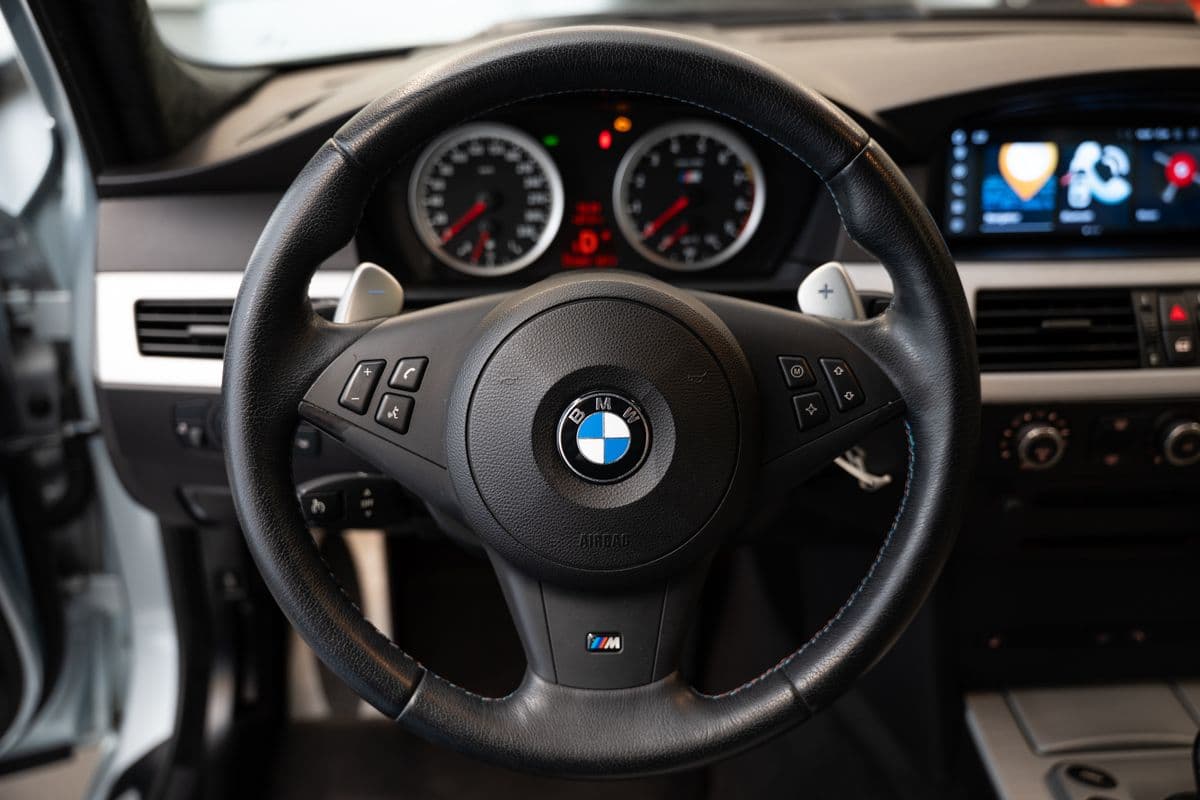 2005 BMW M5 - 6