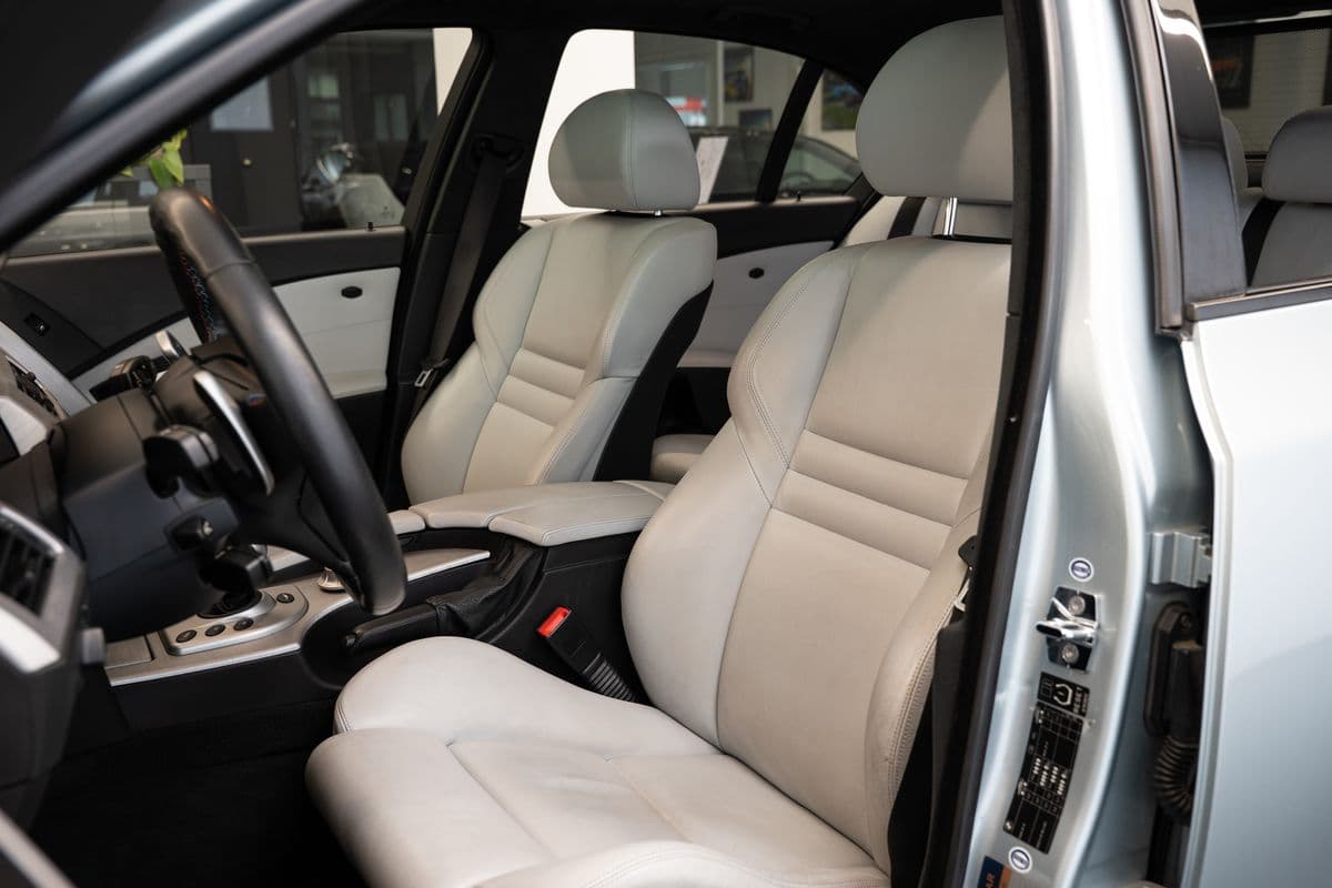 2005 BMW M5 - 9