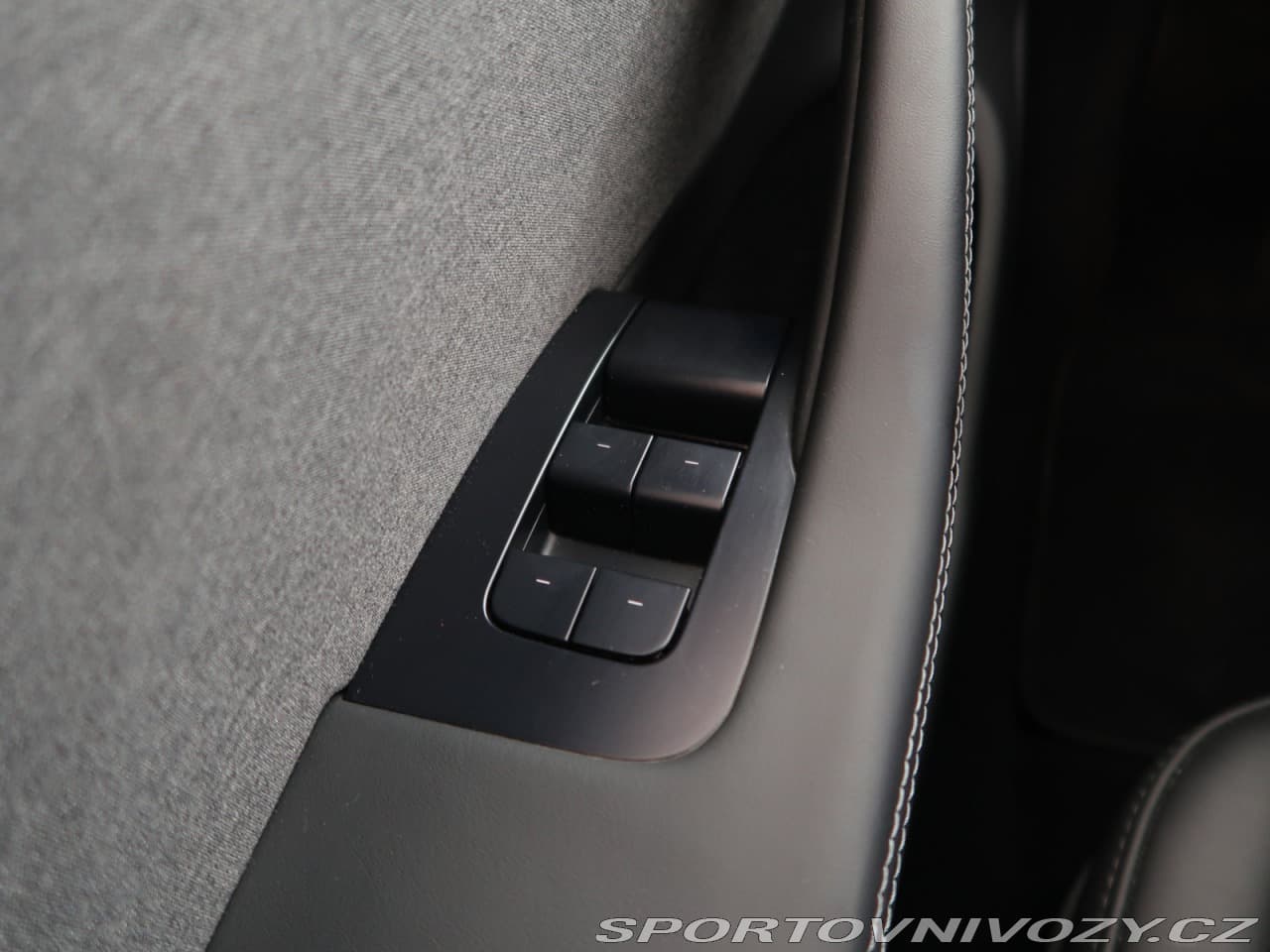 2024 Tesla MODEL 3 - 16