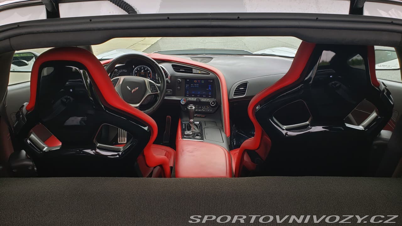 2015 Chevrolet CORVETTE - 11