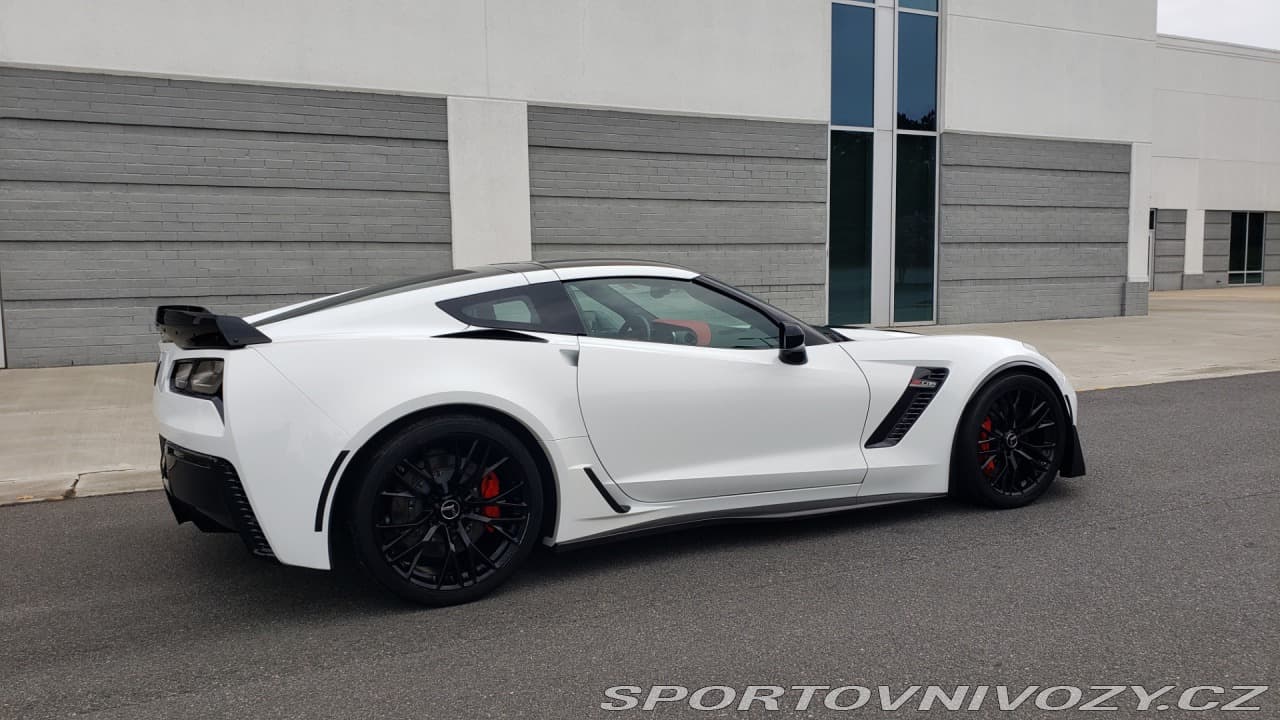 2015 Chevrolet CORVETTE - 3