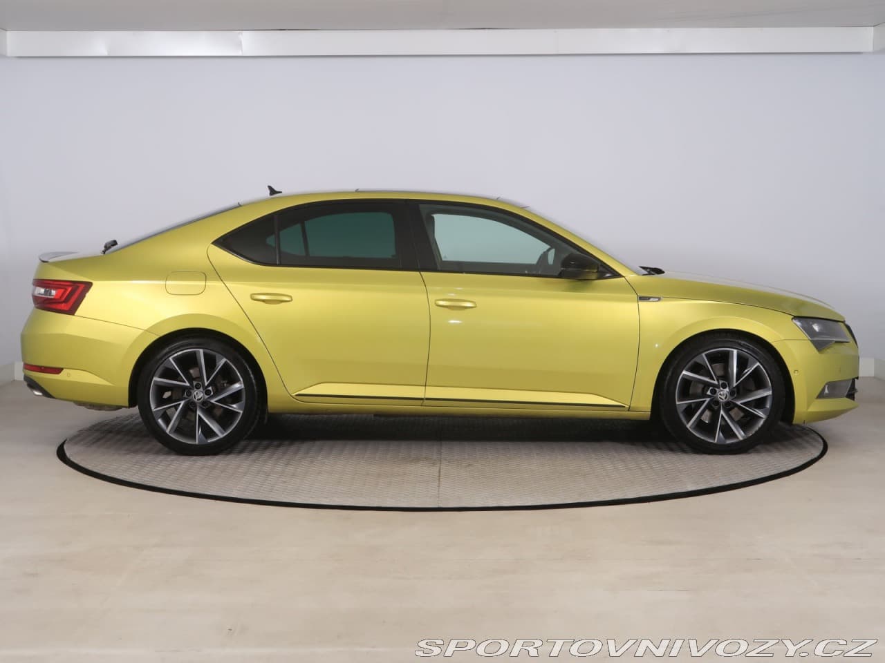 2018 Škoda SUPERB - 6