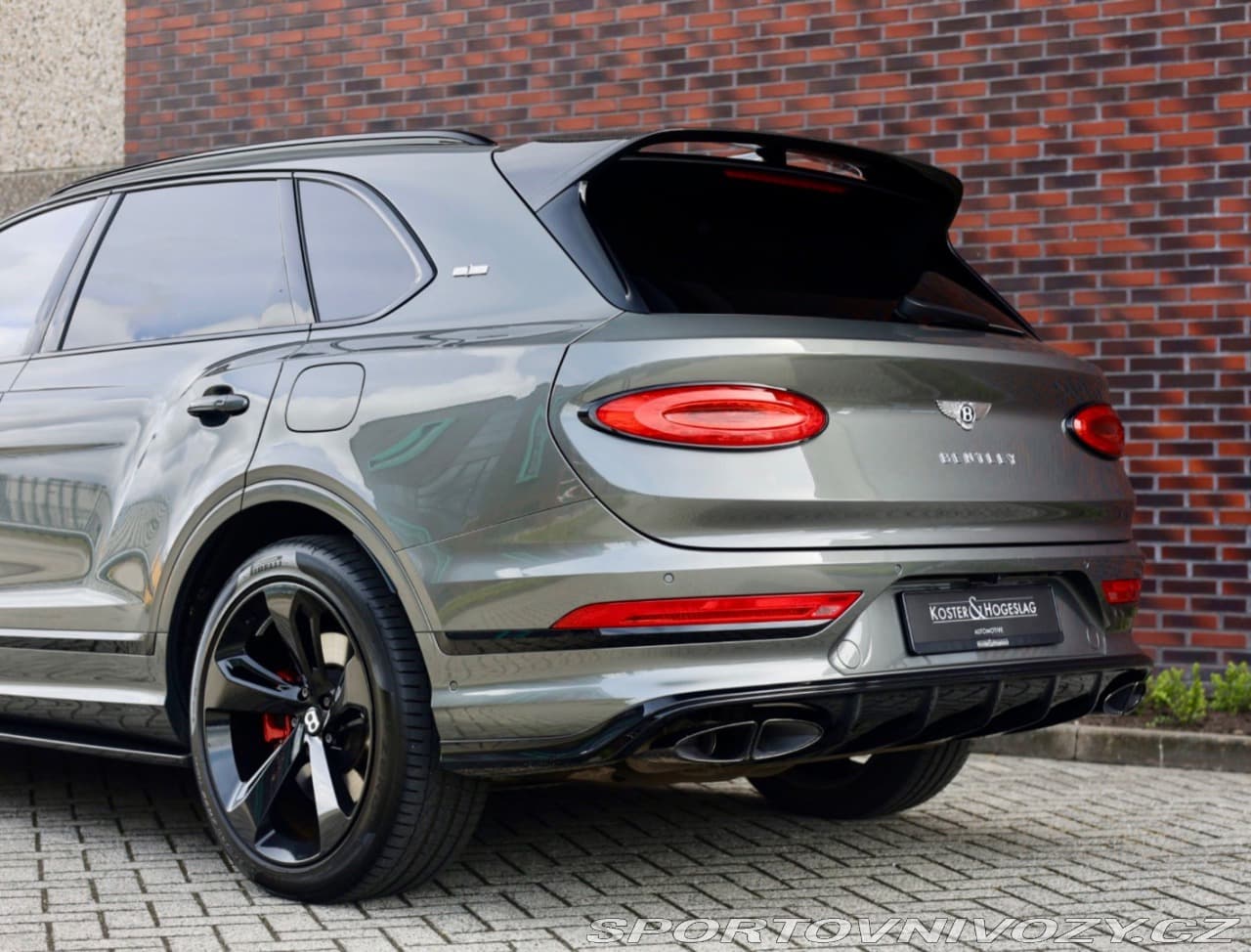 2021 Bentley BENTAYGA - 18