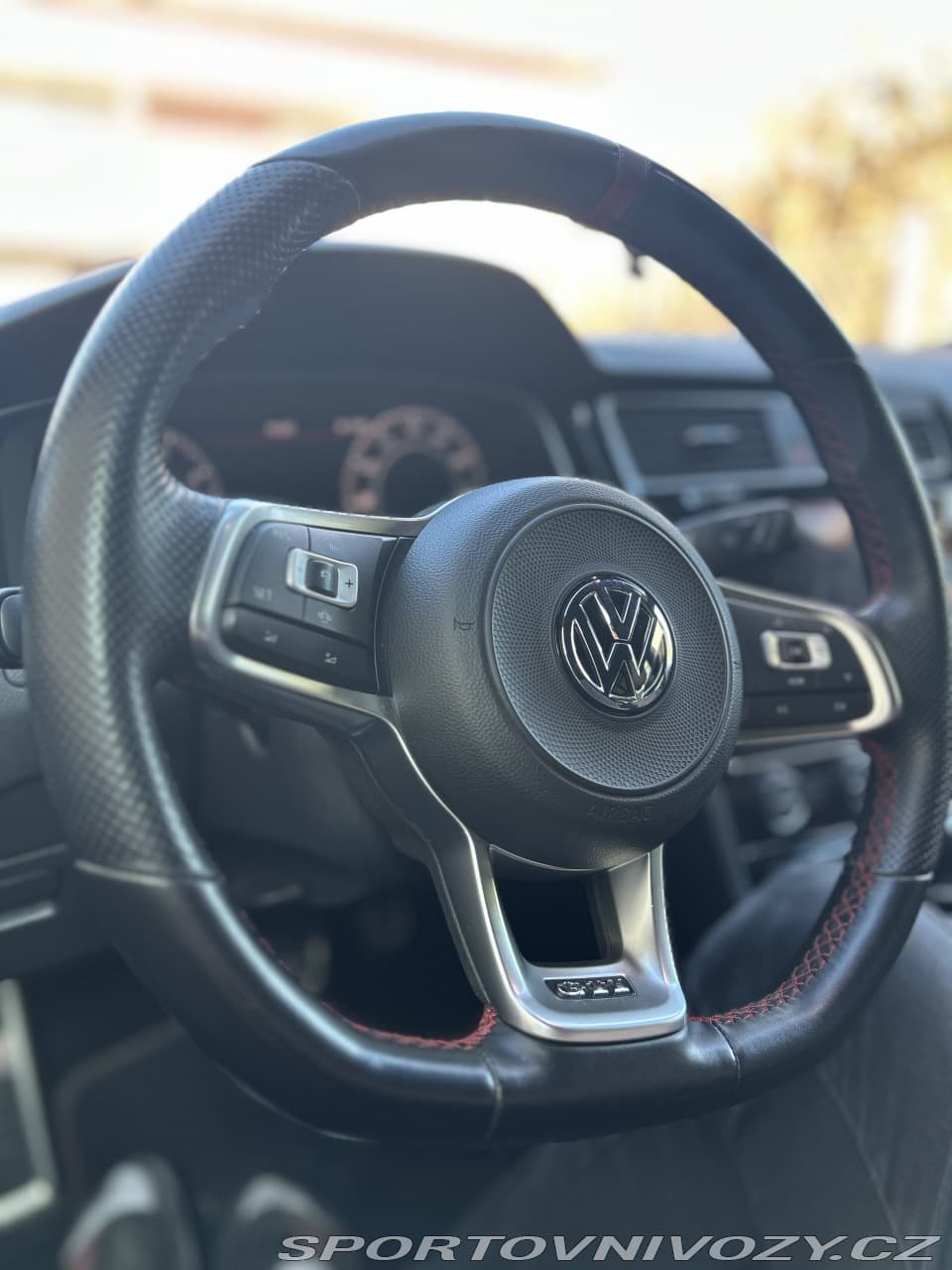 2019 Volkswagen GOLF - 2