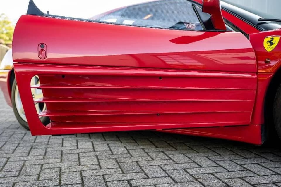 1990 Ferrari 348 - 8