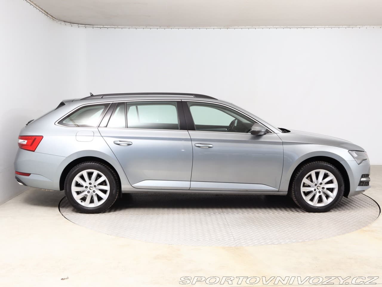 2020 Škoda SUPERB - 11