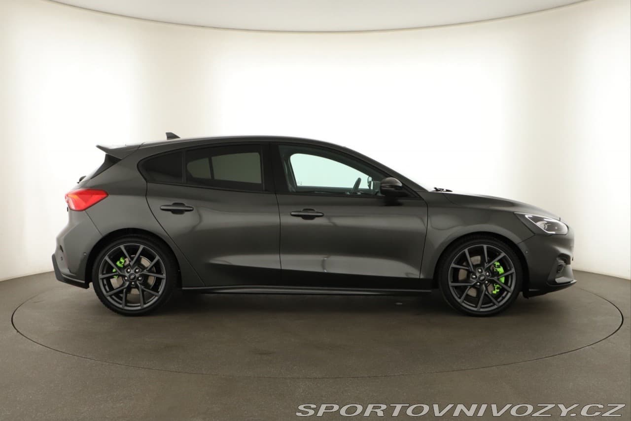 2020 Ford FOCUS - 11
