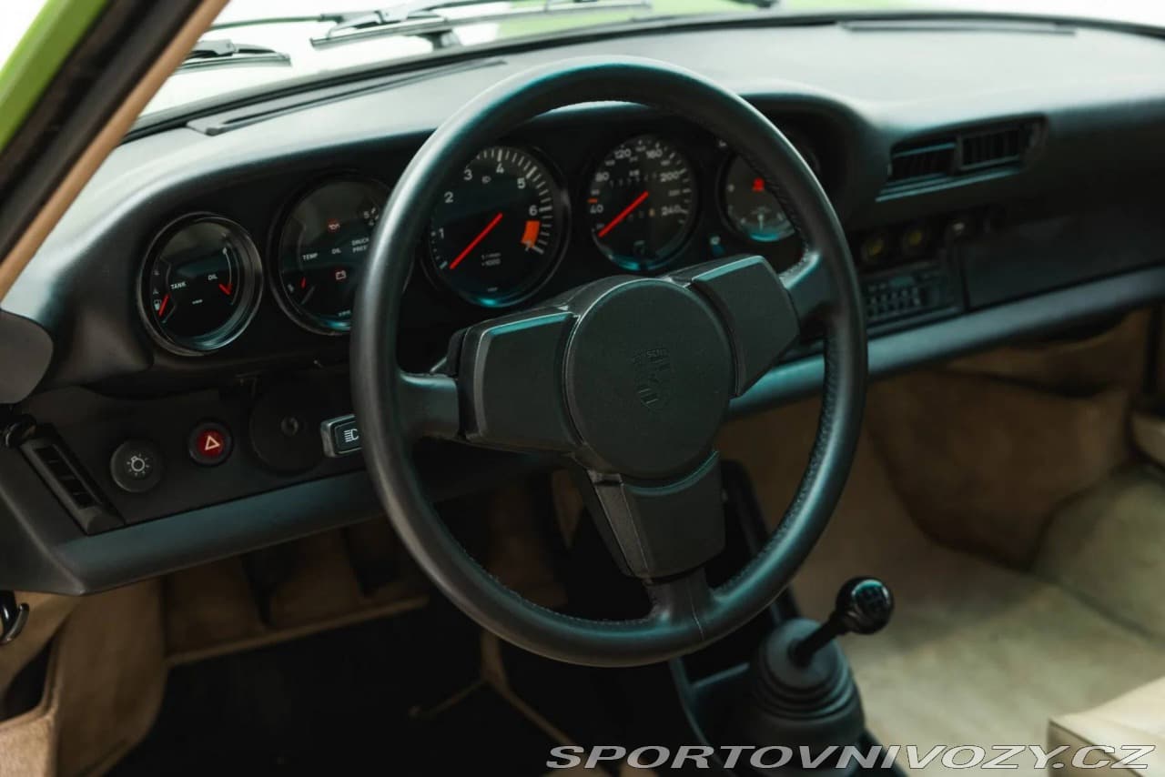 1983 Porsche 911 - 27
