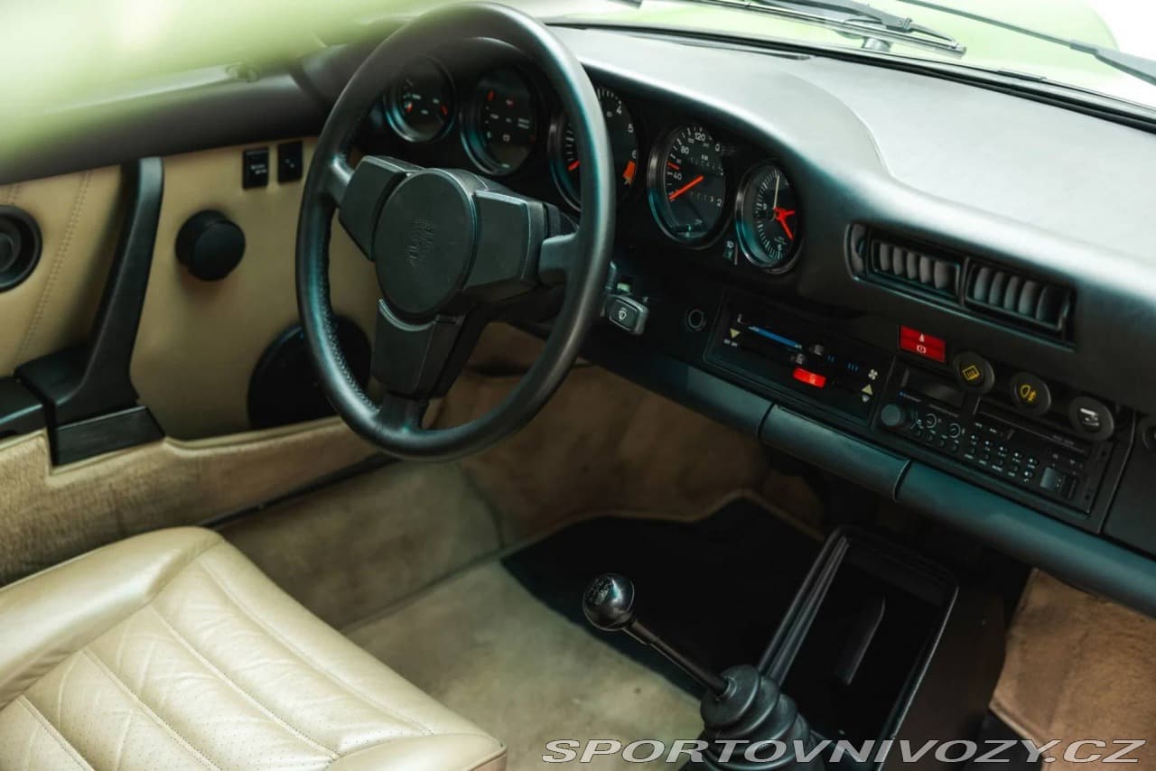 1983 Porsche 911 - 33