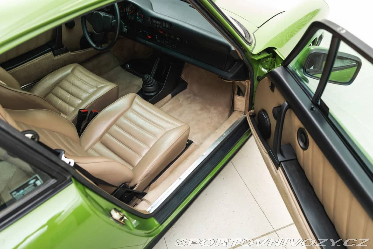 1983 Porsche 911 - 35