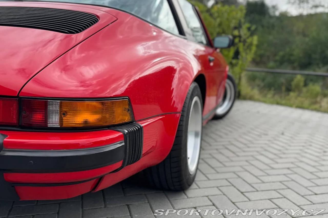 1985 Porsche 911 - 25
