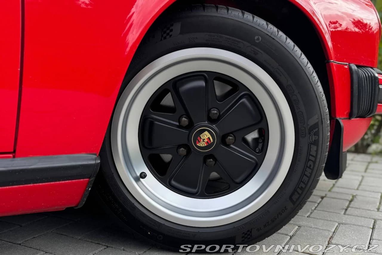 1985 Porsche 911 - 27