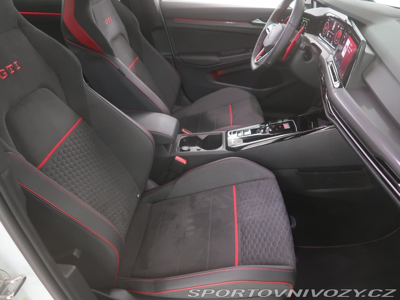 2024 Volkswagen GOLF - 9