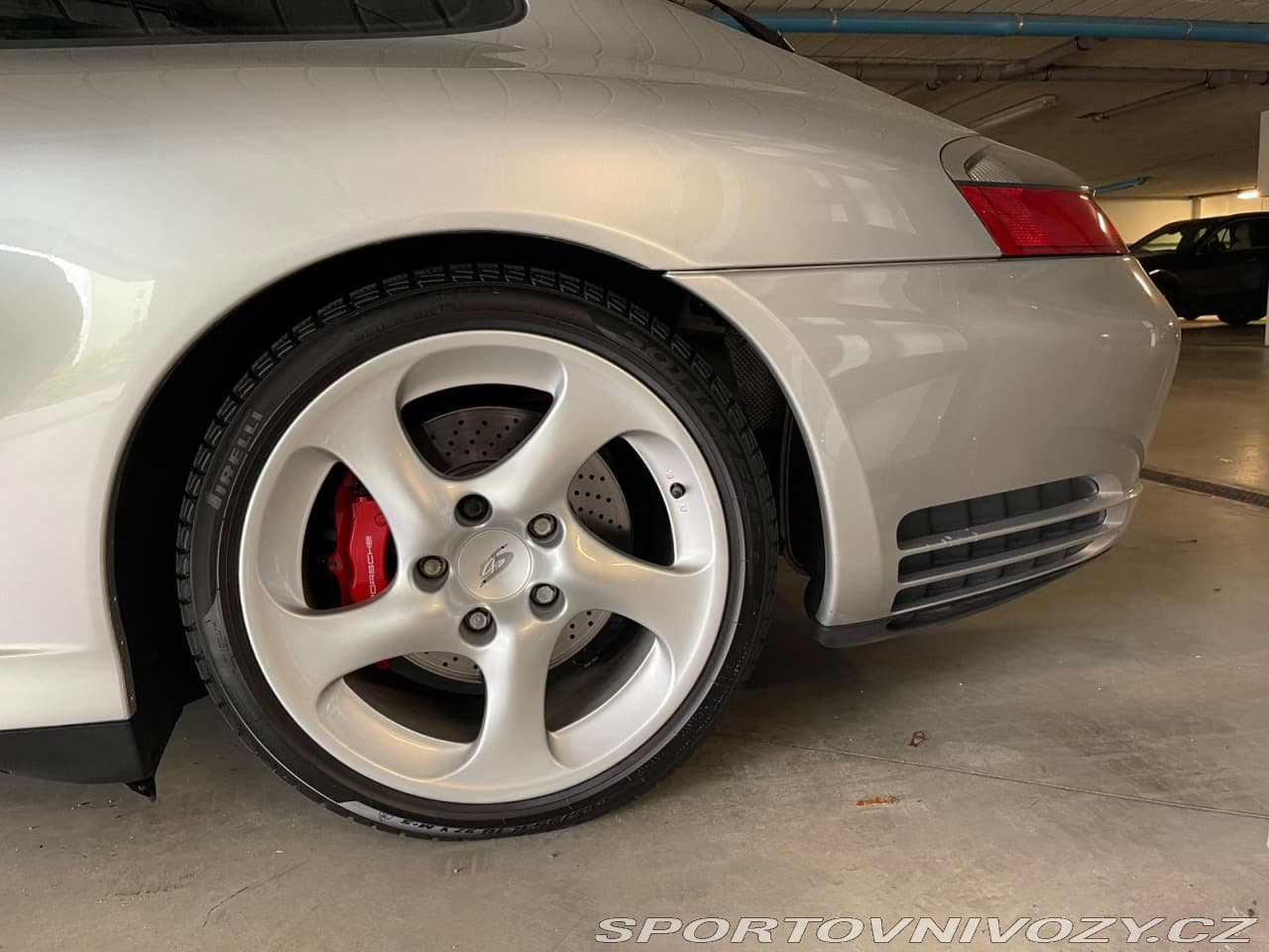 2003 Porsche 911 - 13