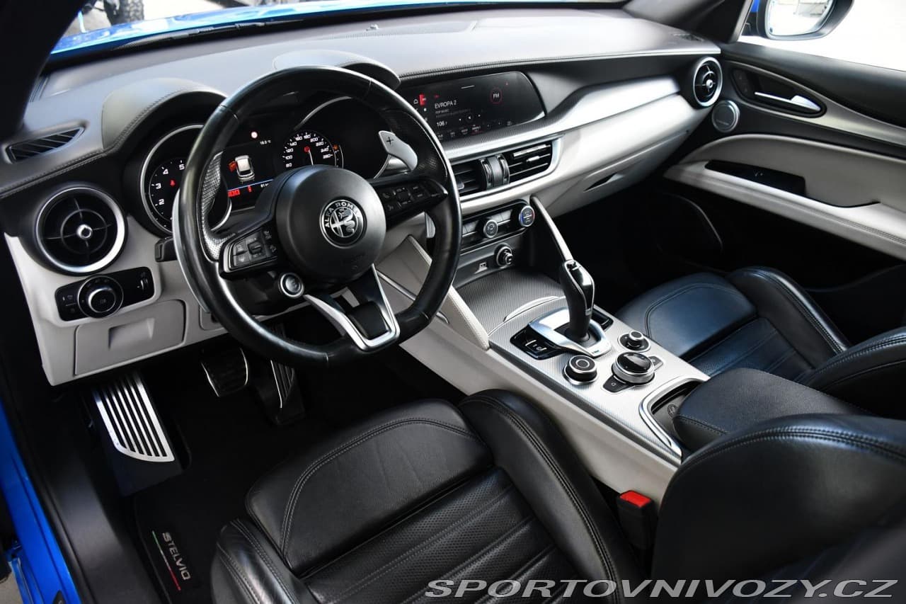 2020 Alfa Romeo STELVIO - 9