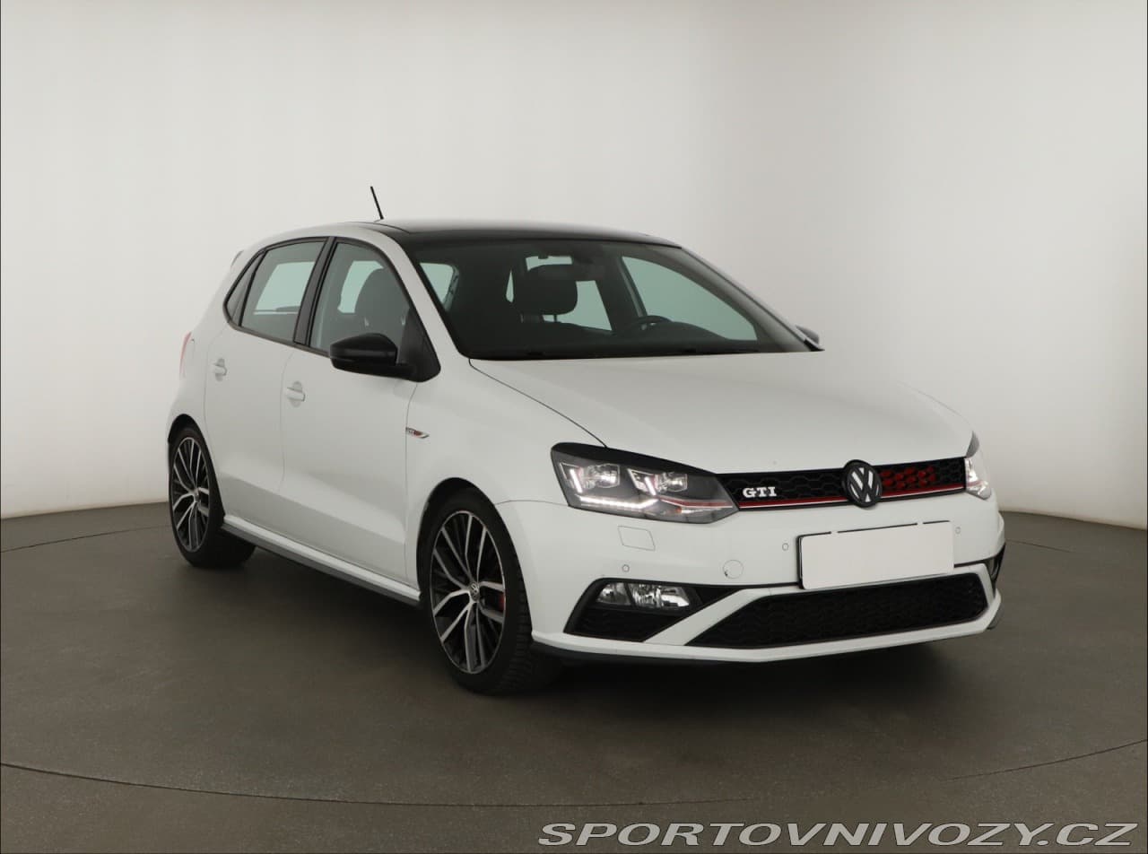 2015 Volkswagen POLO
