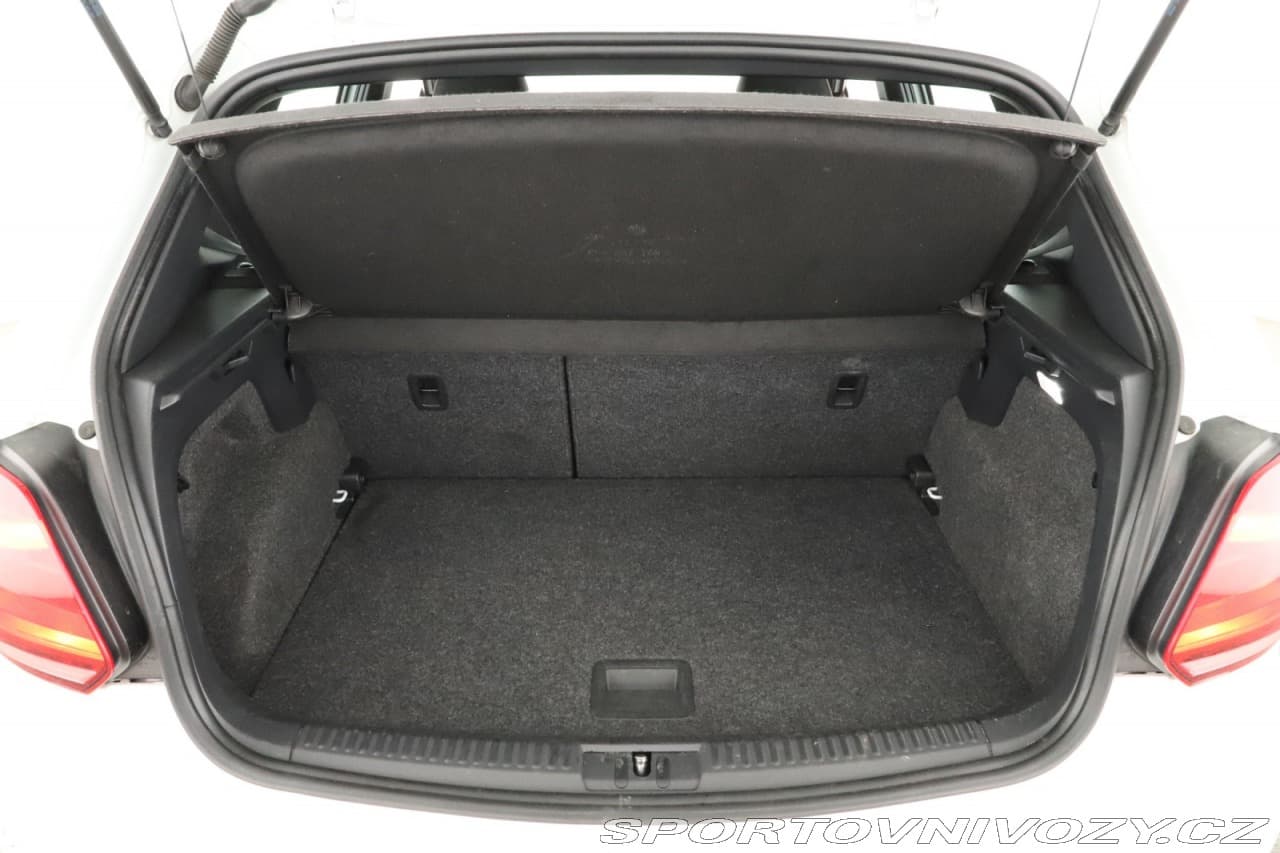 2015 Volkswagen POLO - 13