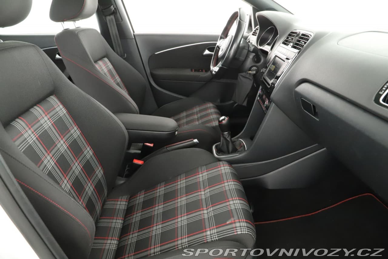 2015 Volkswagen POLO - 7