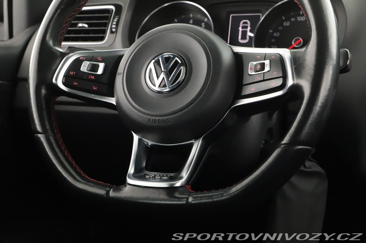 2015 Volkswagen POLO - 8