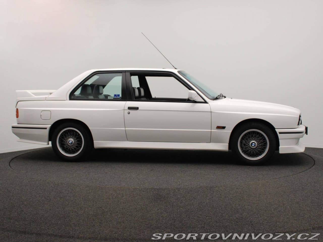 1989 BMW M3 - 10