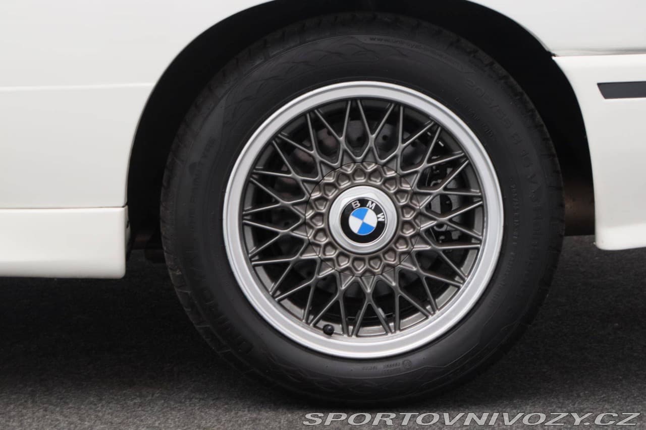 1989 BMW M3 - 17