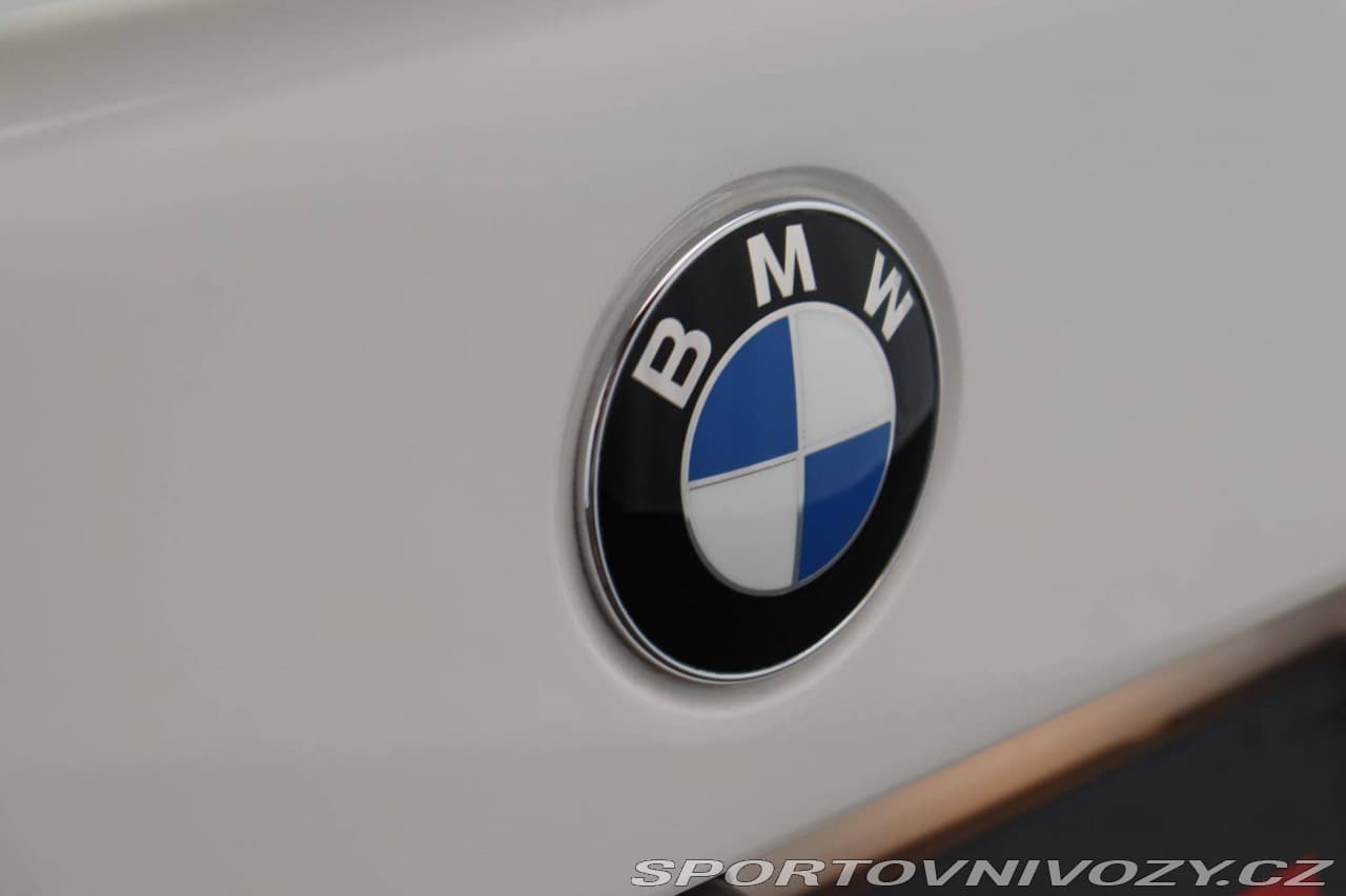 1989 BMW M3 - 18