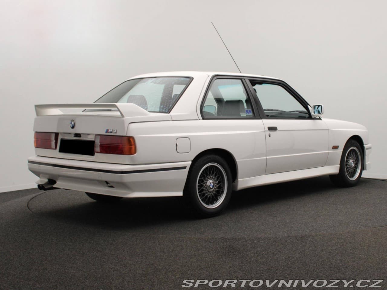 1989 BMW M3 - 8