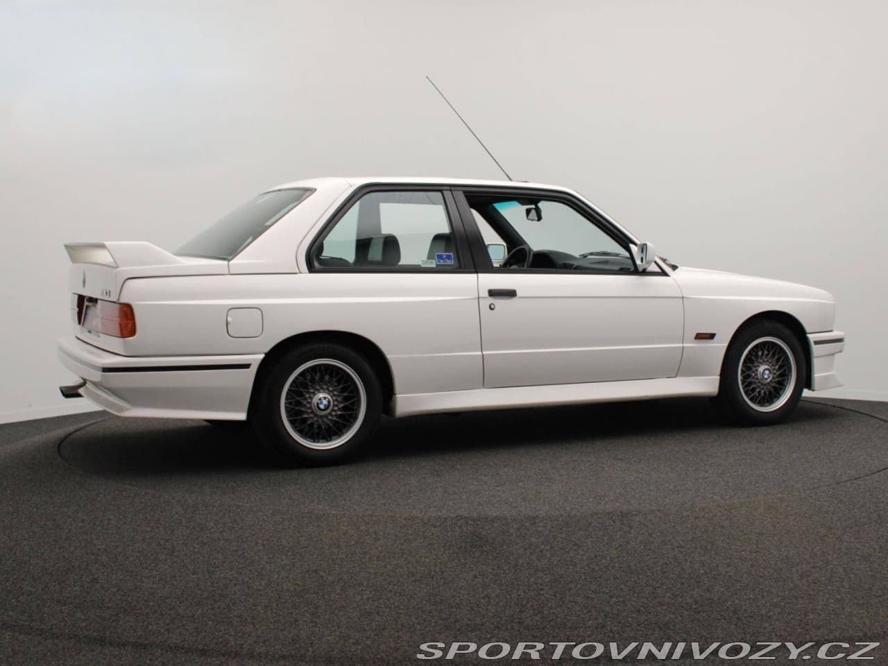 1989 BMW M3 - 9