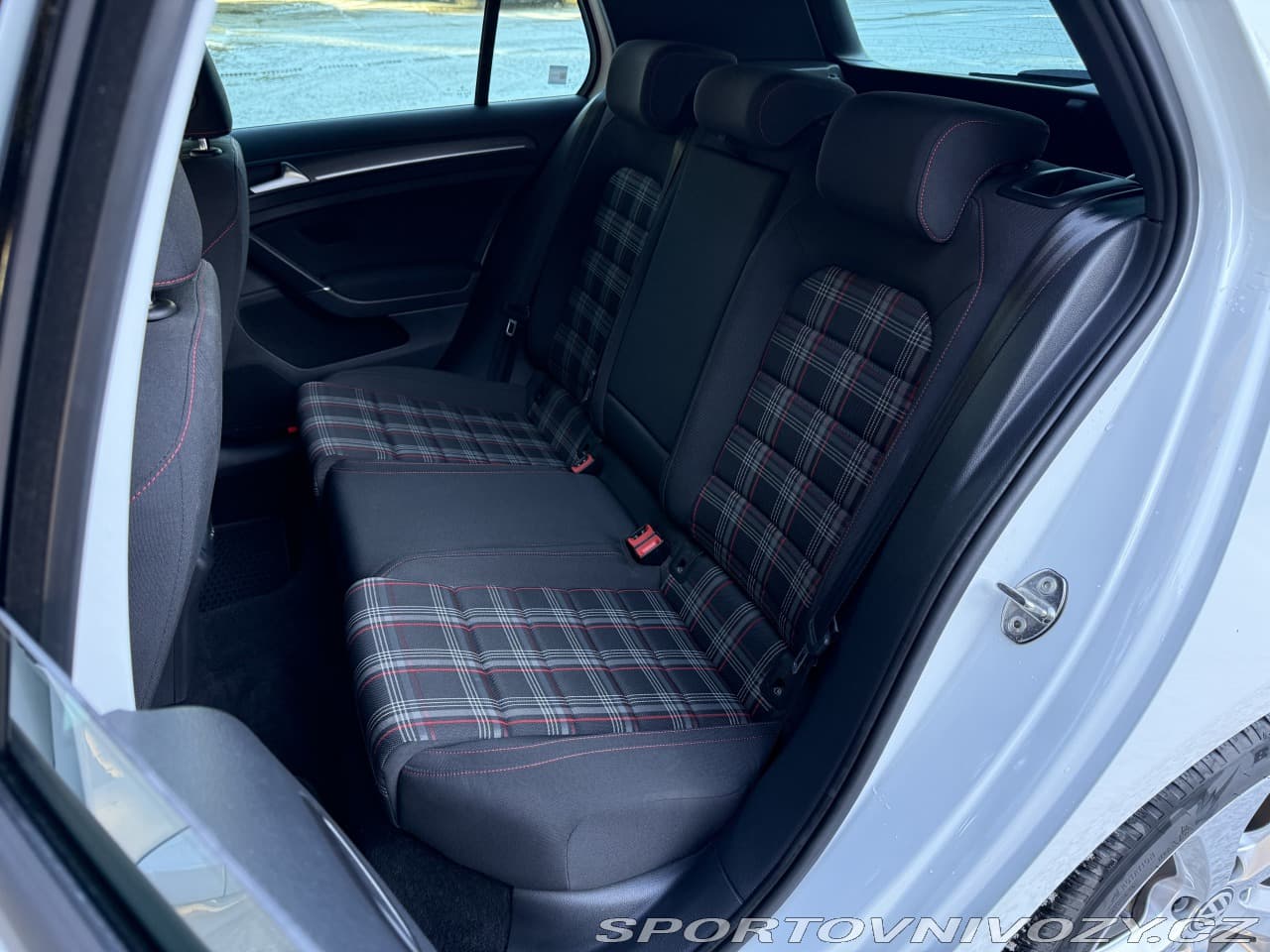 2020 Volkswagen GOLF - 19