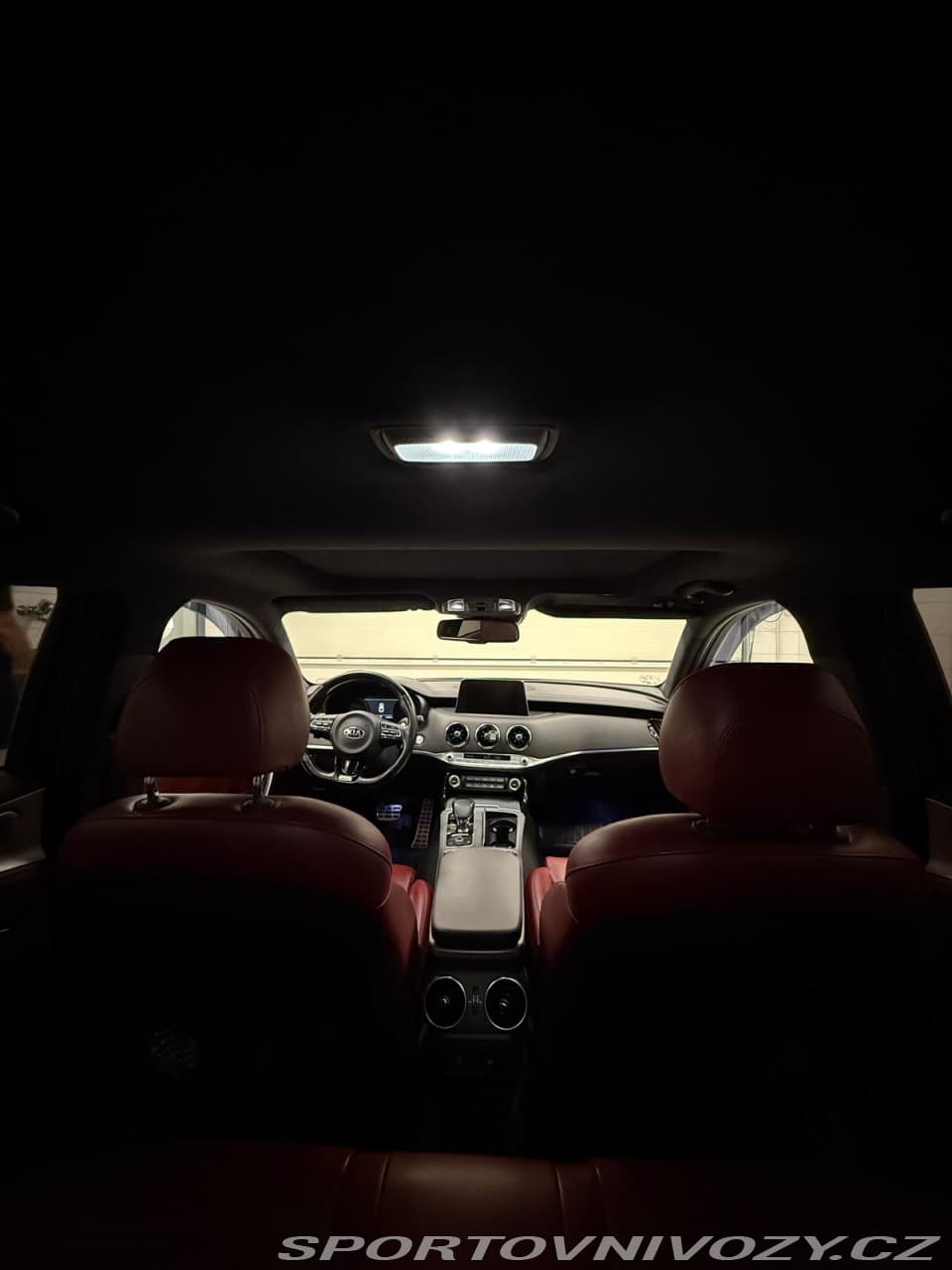 2019 Kia STINGER - 23