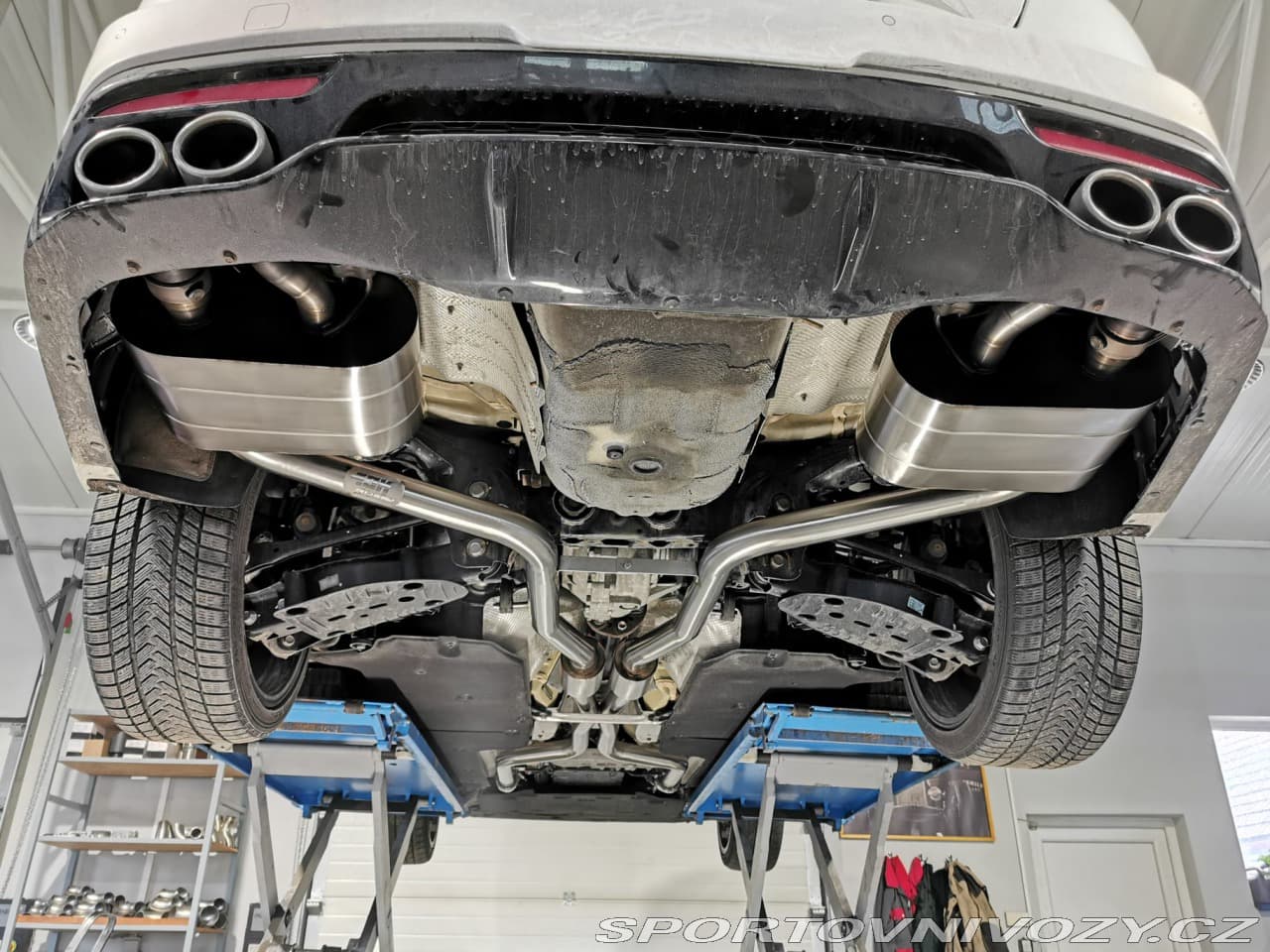 2019 Kia STINGER - 29