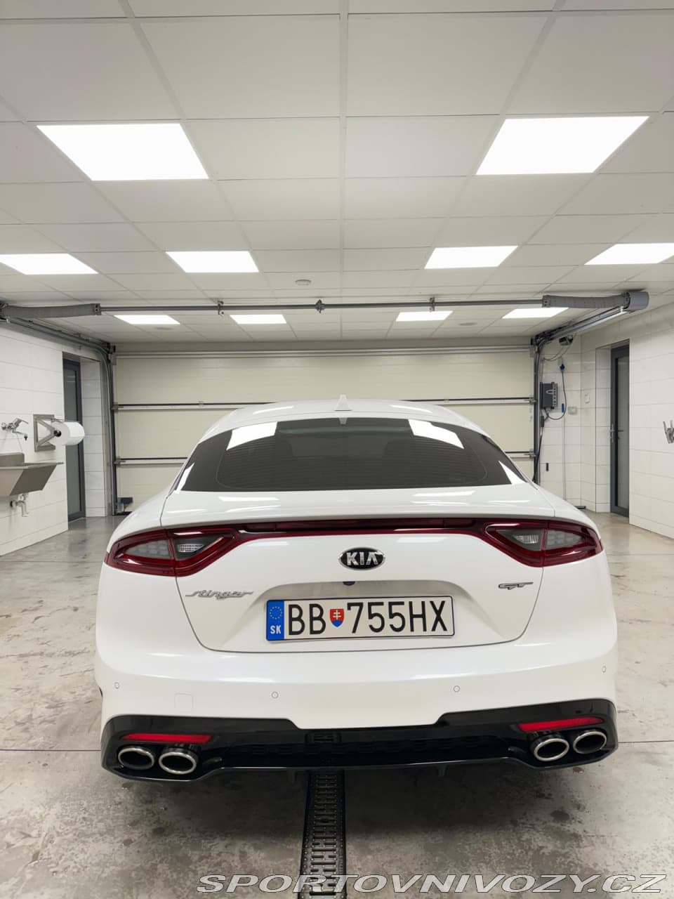 2019 Kia STINGER - 11