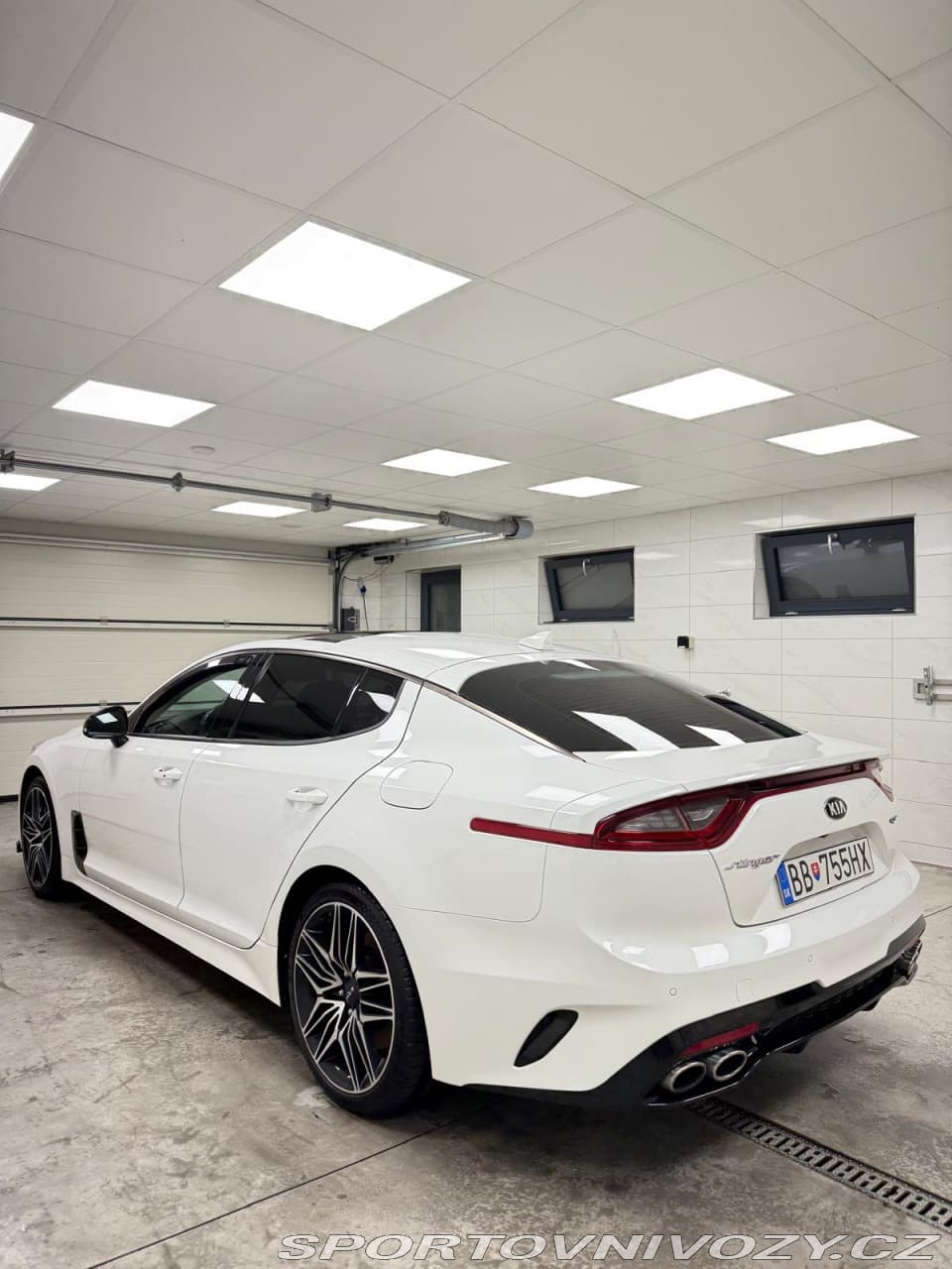 2019 Kia STINGER - 13