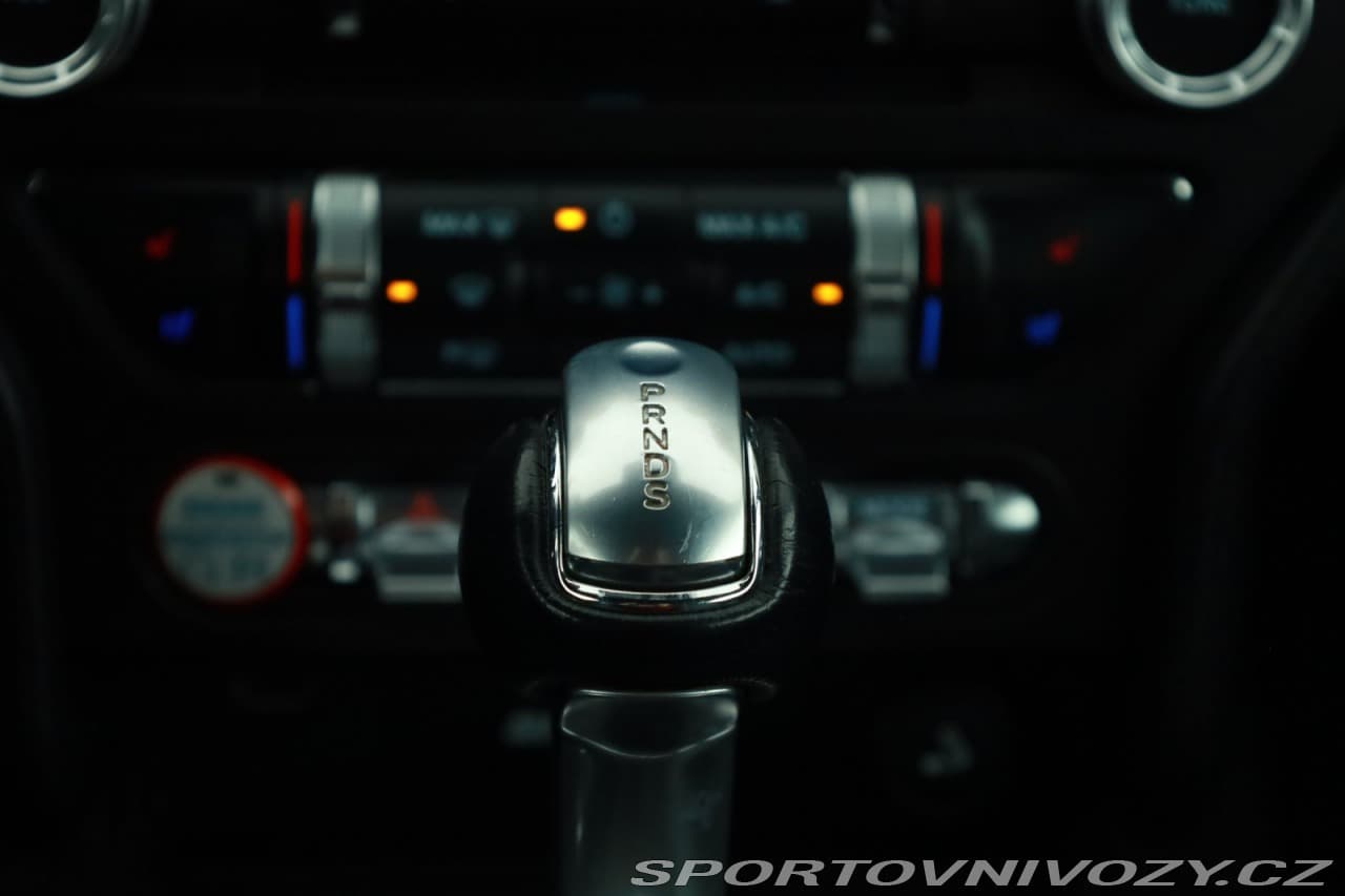 2017 Ford MUSTANG - 31