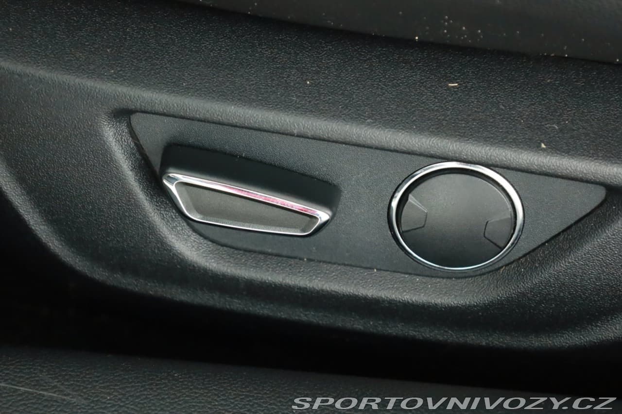 2017 Ford MUSTANG - 17