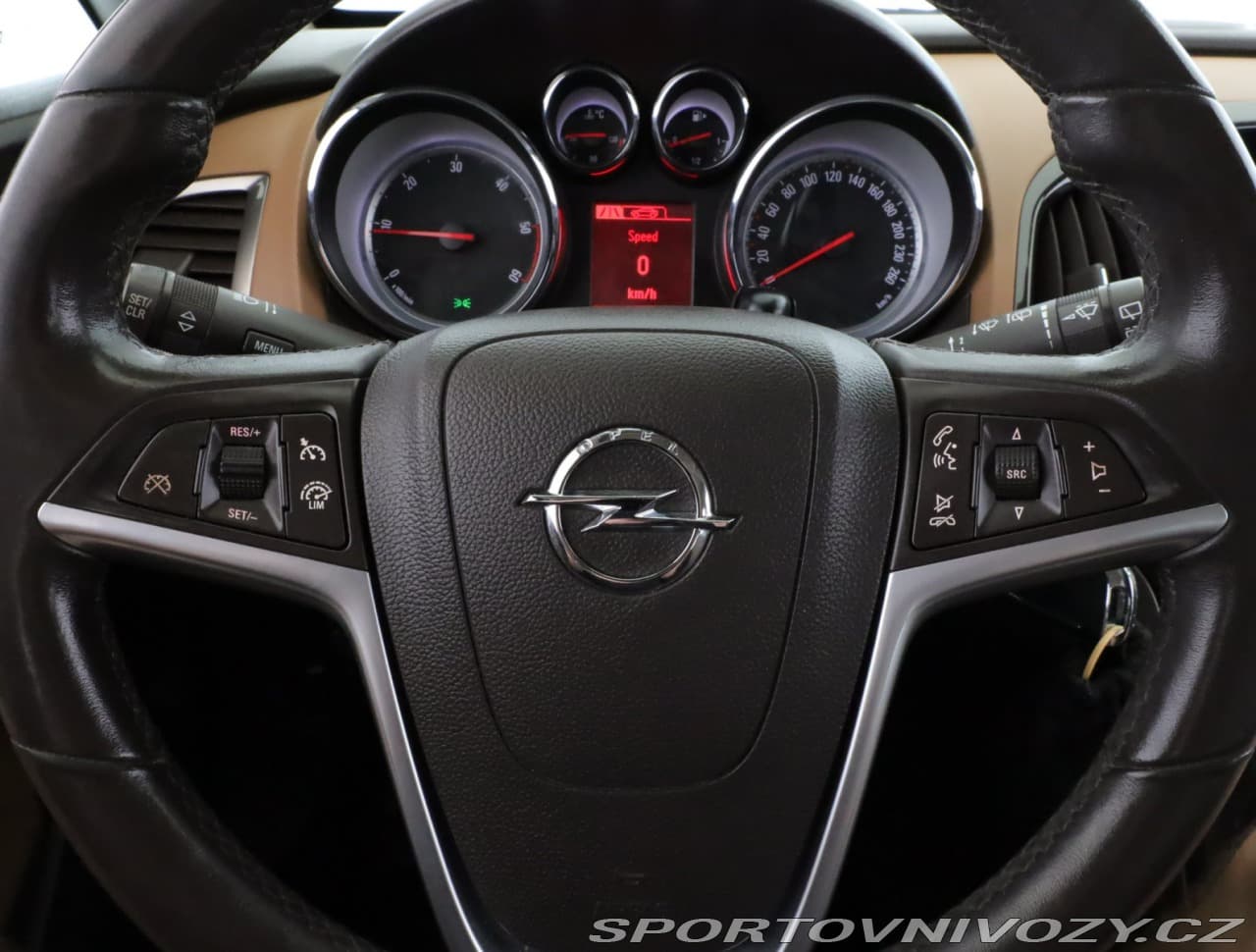 2013 Opel ASTRA - 8