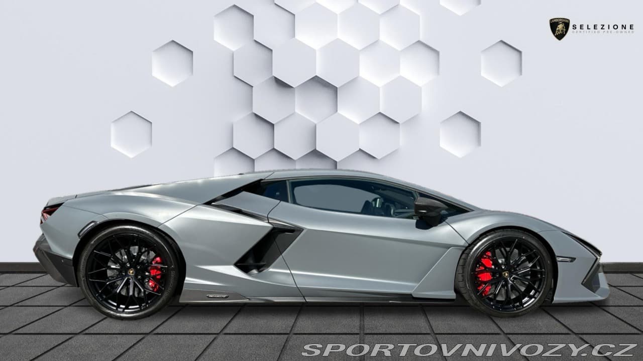 2025 Lamborghini REVUELTO - 3