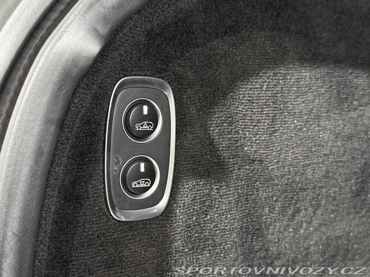 2022 Aston Martin DBX - 25